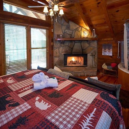 Gatlinburg Area Hottub Cabin - Ladyslipper Sevierville Eksteriør billede