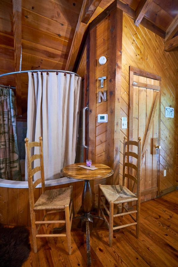 Gatlinburg Area Hottub Cabin - Ladyslipper Sevierville Eksteriør billede